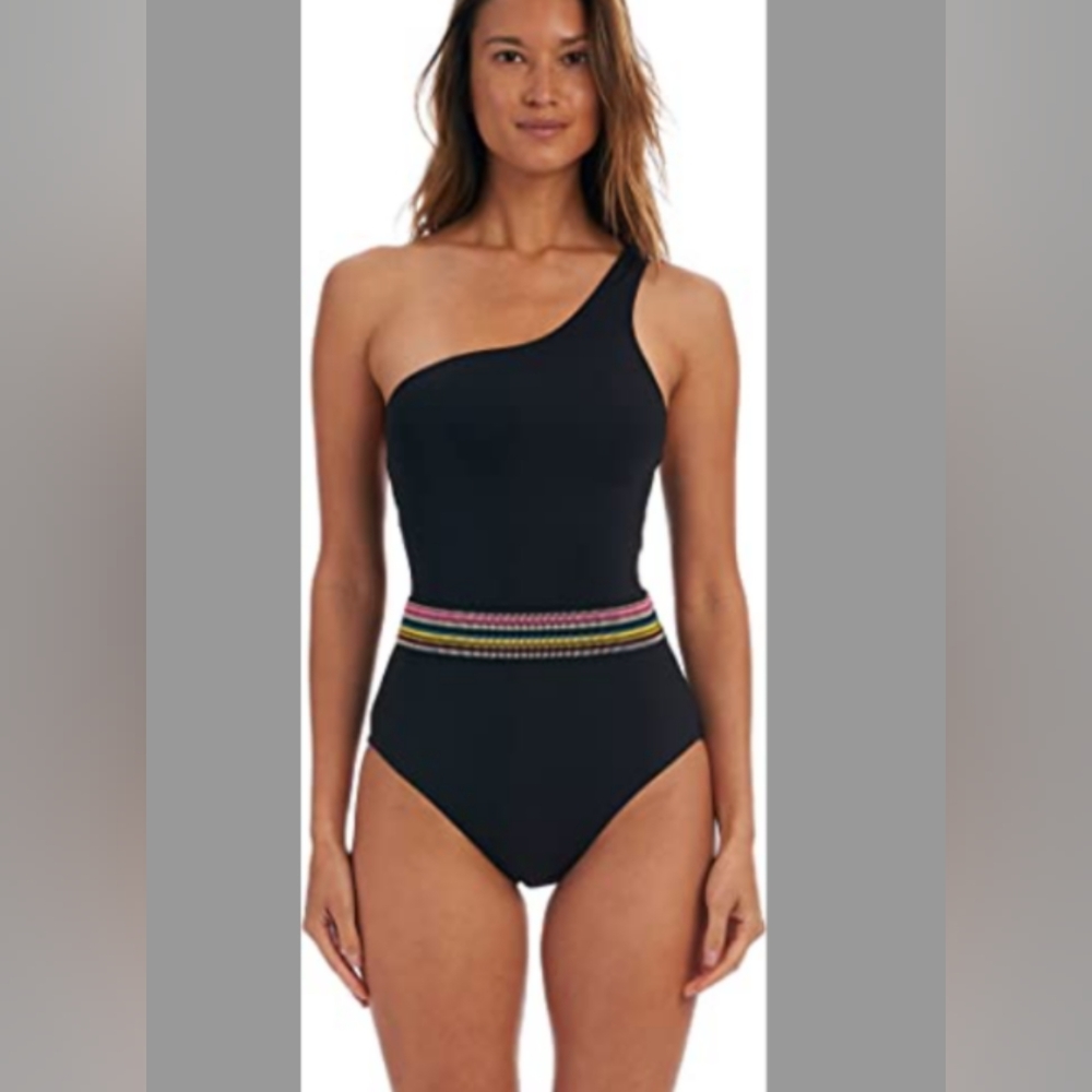 NWOT AMAVI ONE SHOULDER ONE PIECE SWIMSUIT/
